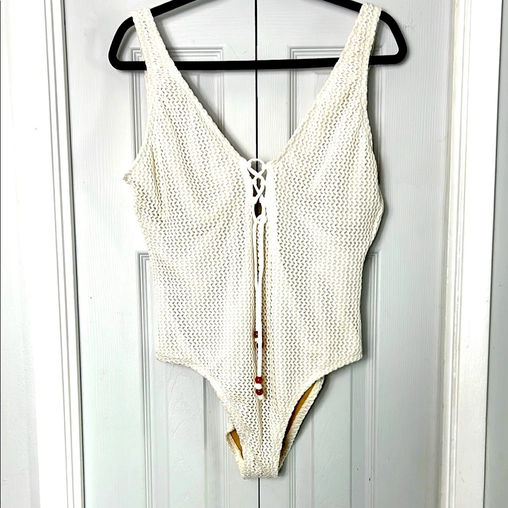 (BNWT)Shade & Shore Crotched Cream One Piece Swimsuit. Gorgeous!